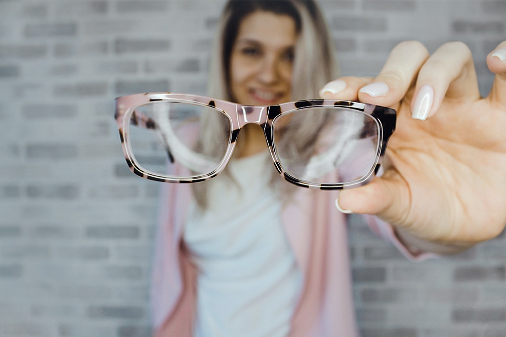 Buying glasses online is more than 50% cheaper